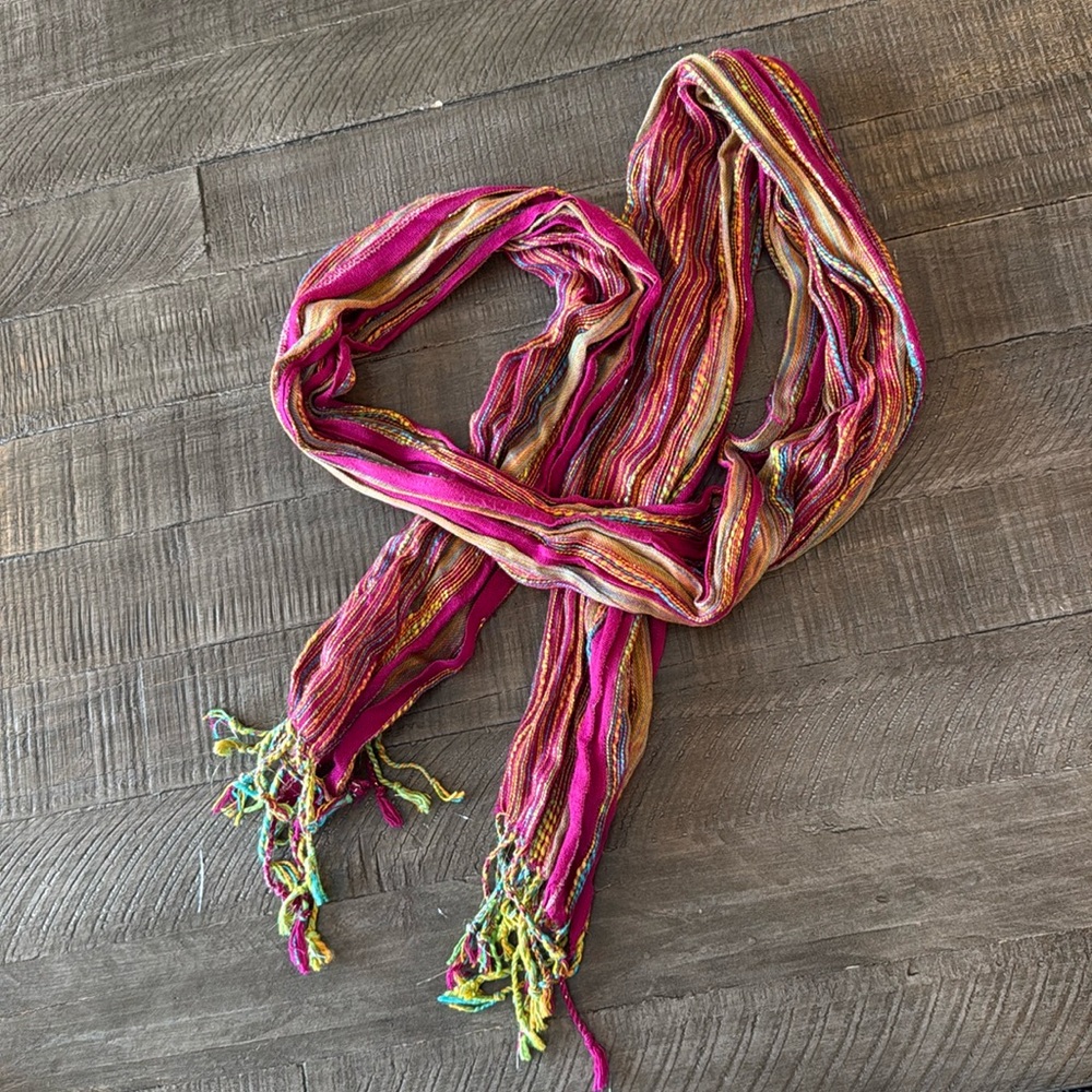 Multicolored scarf.